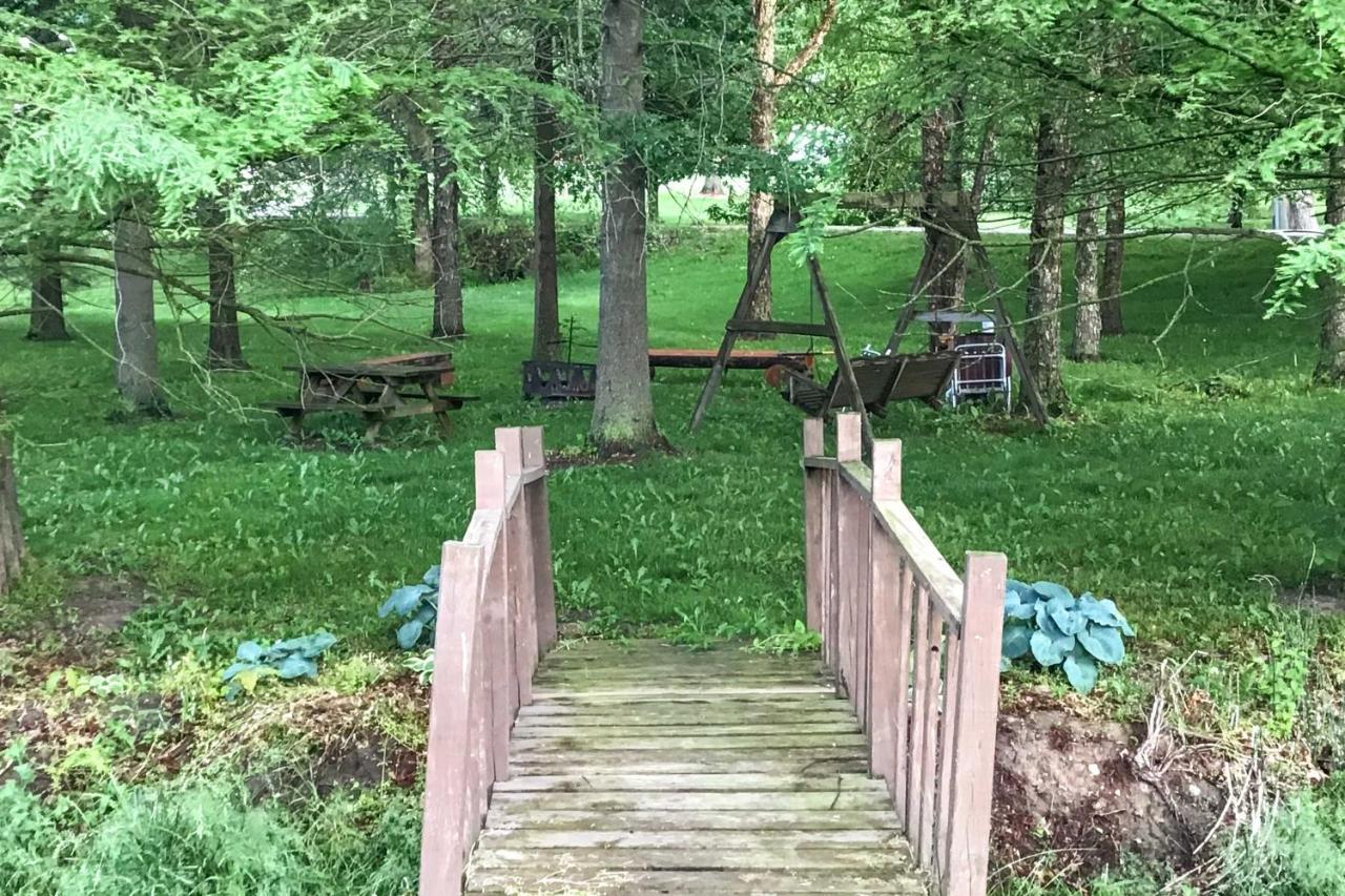 Honey House Cabin - A Quiet Countryside Retreat! Nappanee Luaran gambar