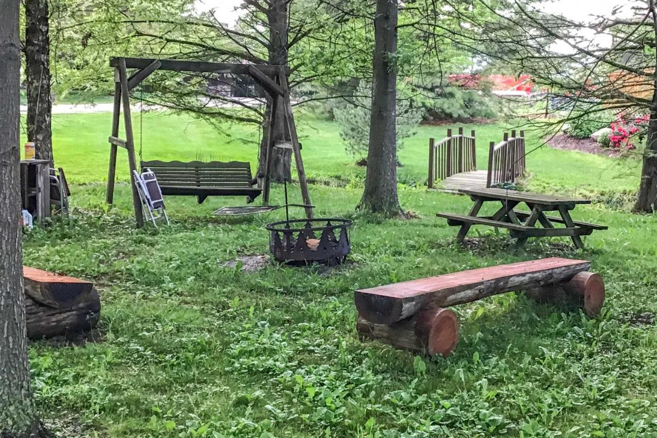 Honey House Cabin - A Quiet Countryside Retreat! Nappanee Luaran gambar