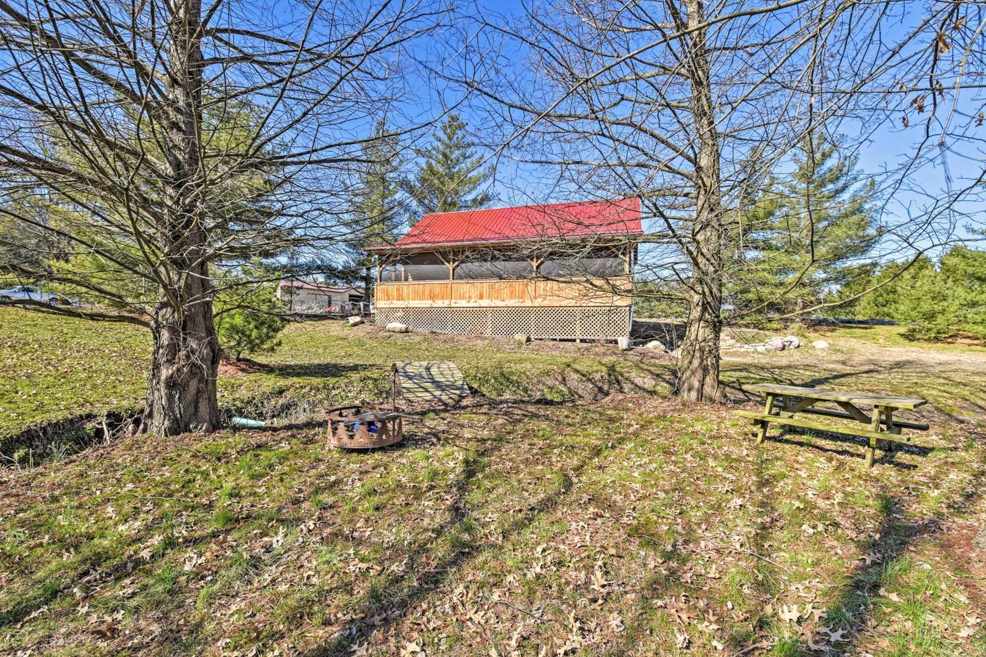 Honey House Cabin - A Quiet Countryside Retreat! Nappanee Luaran gambar