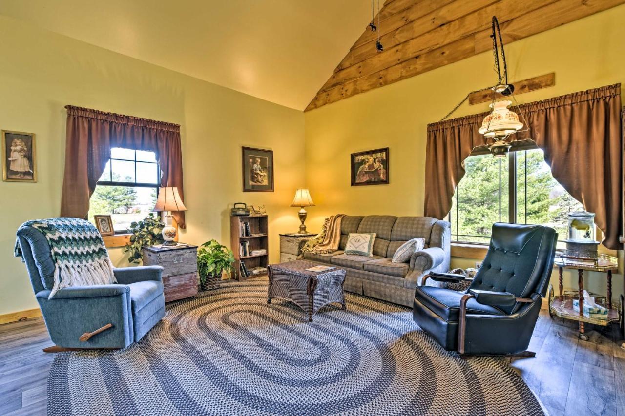 Honey House Cabin - A Quiet Countryside Retreat! Nappanee Luaran gambar