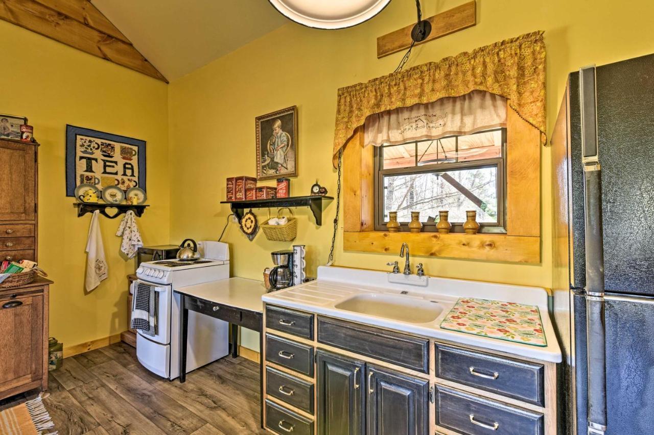 Honey House Cabin - A Quiet Countryside Retreat! Nappanee Luaran gambar
