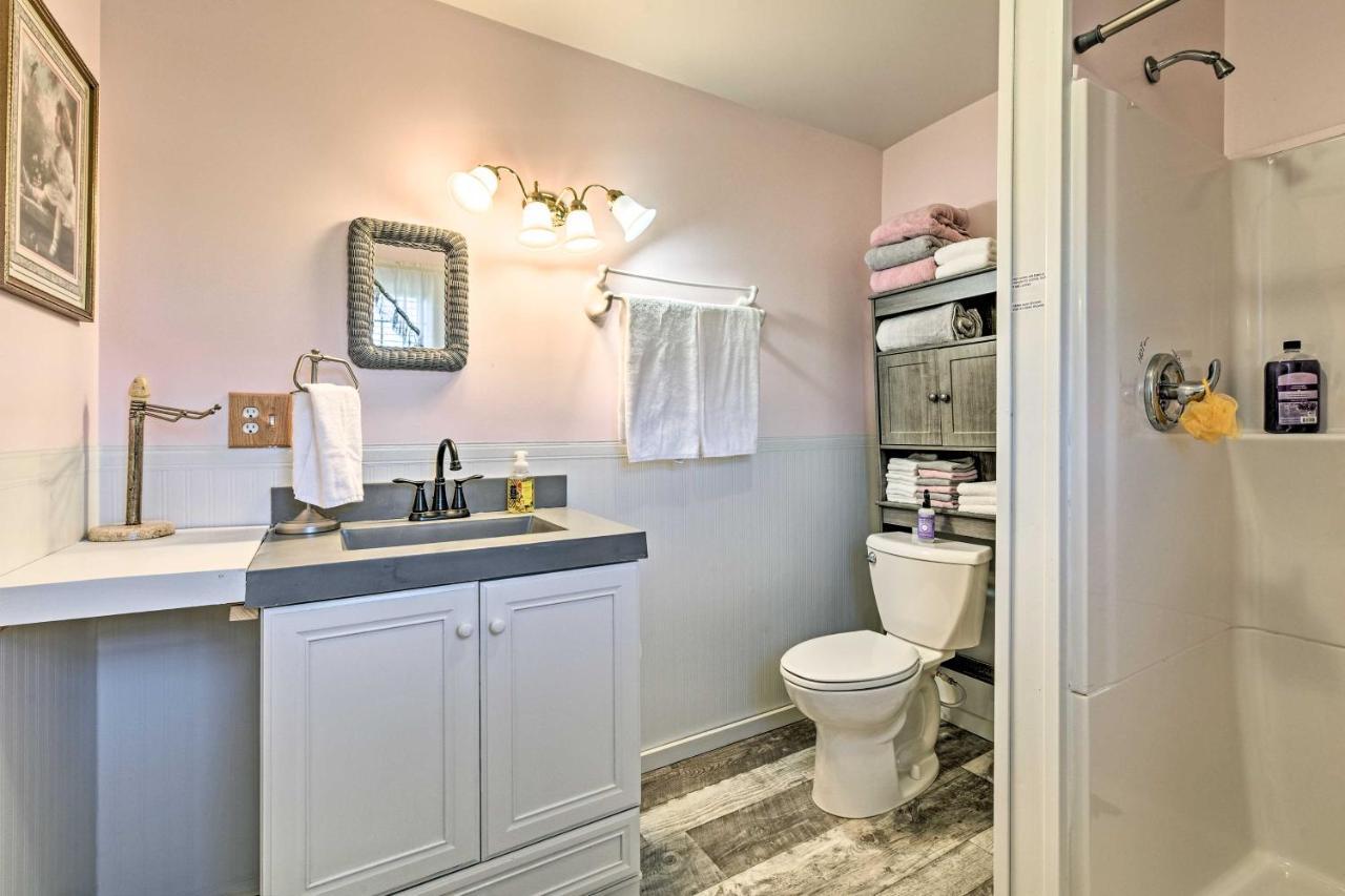Honey House Cabin - A Quiet Countryside Retreat! Nappanee Luaran gambar