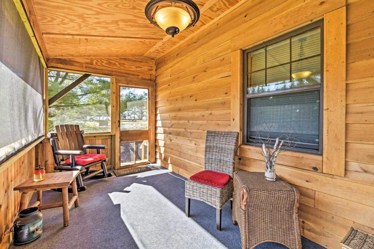 Honey House Cabin - A Quiet Countryside Retreat! Nappanee Luaran gambar
